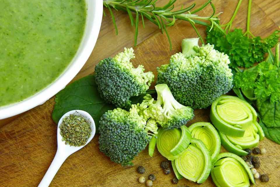 Brokolicová polévka: 5 receptů, které zvládne každý