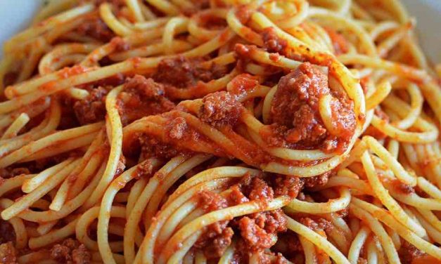 Úžasný recept na boloňské špagety, které si zamilujete vy i vaše děti